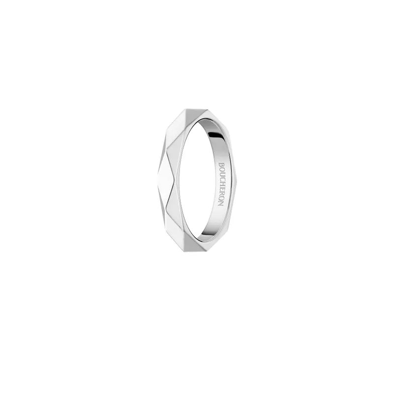 Second product packshot​ Обручальное кольцо Facette из платины