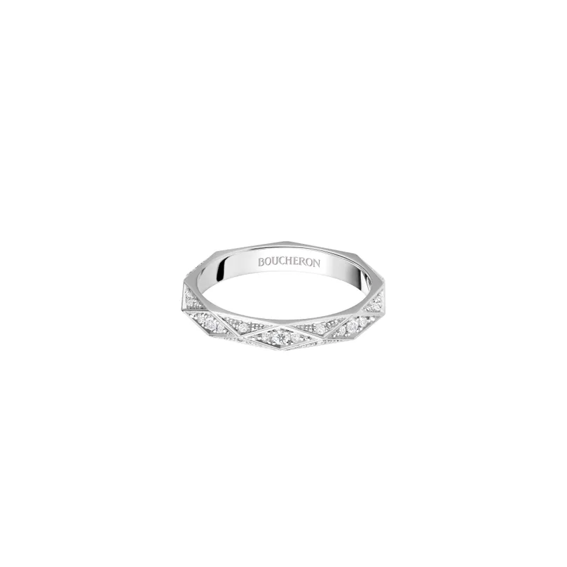 First product packshot Facette Wedding Band