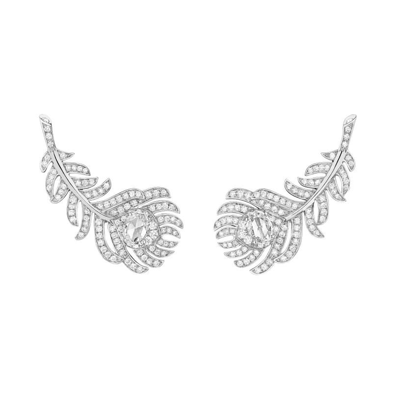 Plume de paon ear clips white gold | Jewelry | Boucheron France EN